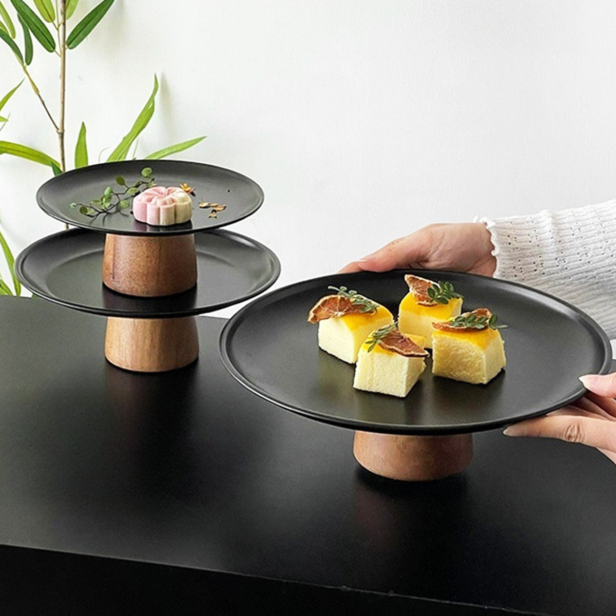 Minimalist Pedestal Tray – Matte Black & Wood Base
