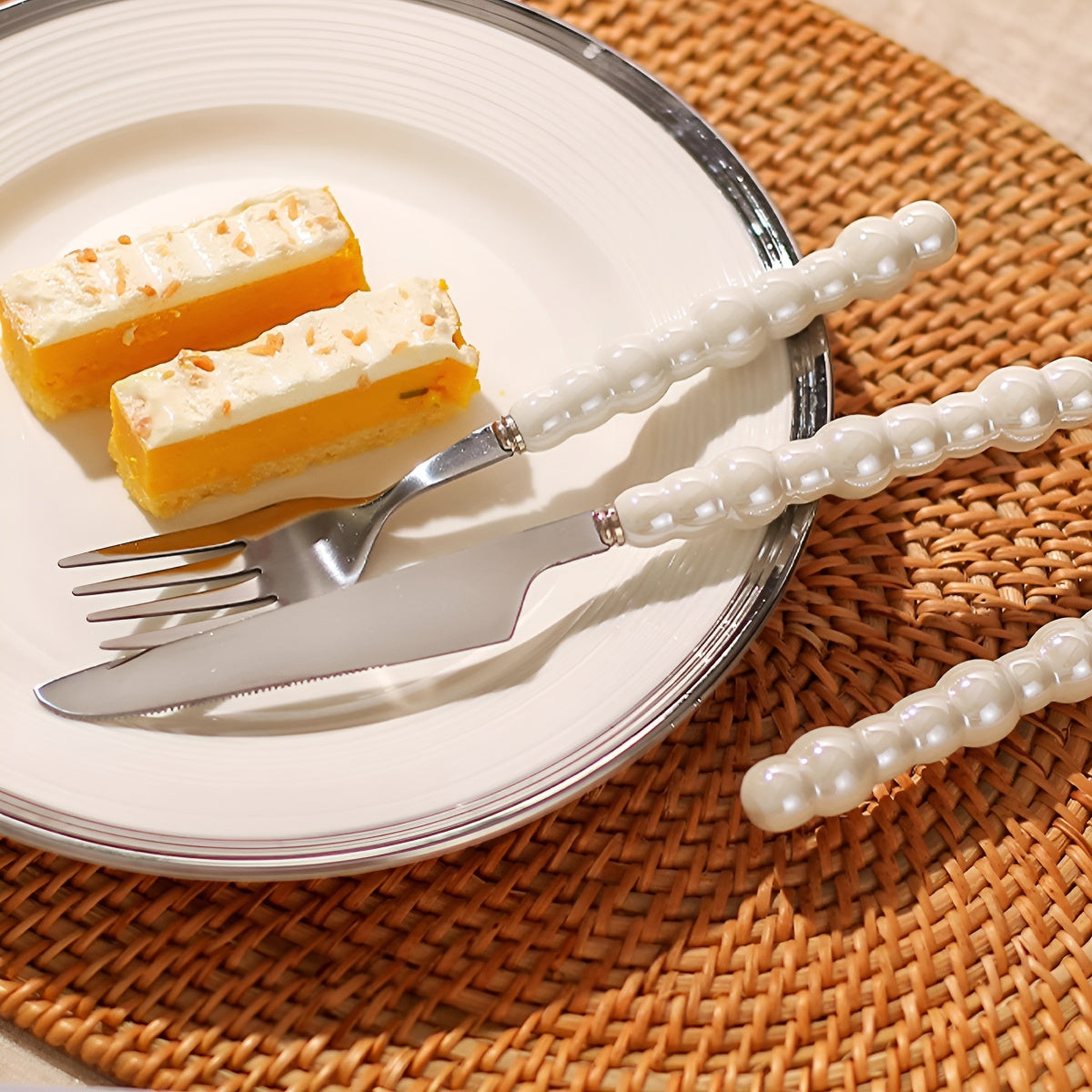 4PCS Pearl Inspired Ceramic Handle Stainless Steel Cutlery Set
