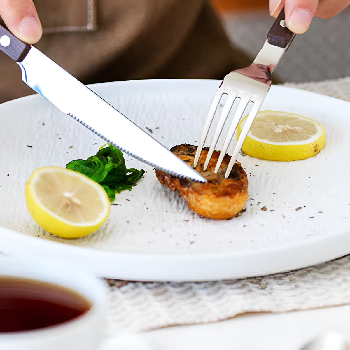 Wooden-Style Handle Stainless Steel Cutlery Set
