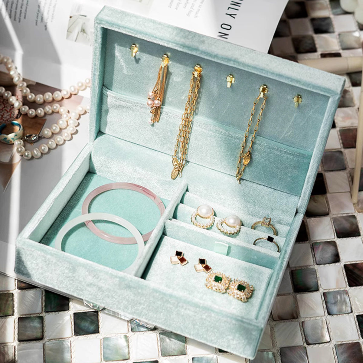 Single Layer Velvet Natural Gemstone Jewelry Organizer