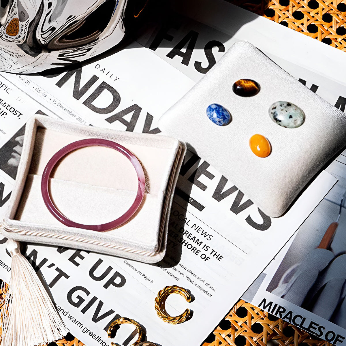 Natural Stone Decoration Velvet Travel Jewelry Case