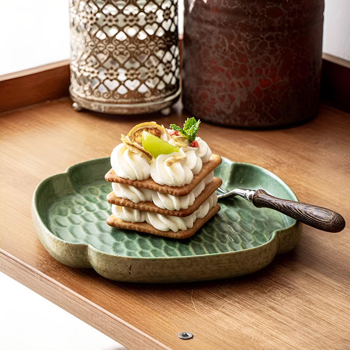 6 Inch Dark Green Textured Clover Ceramic Plate