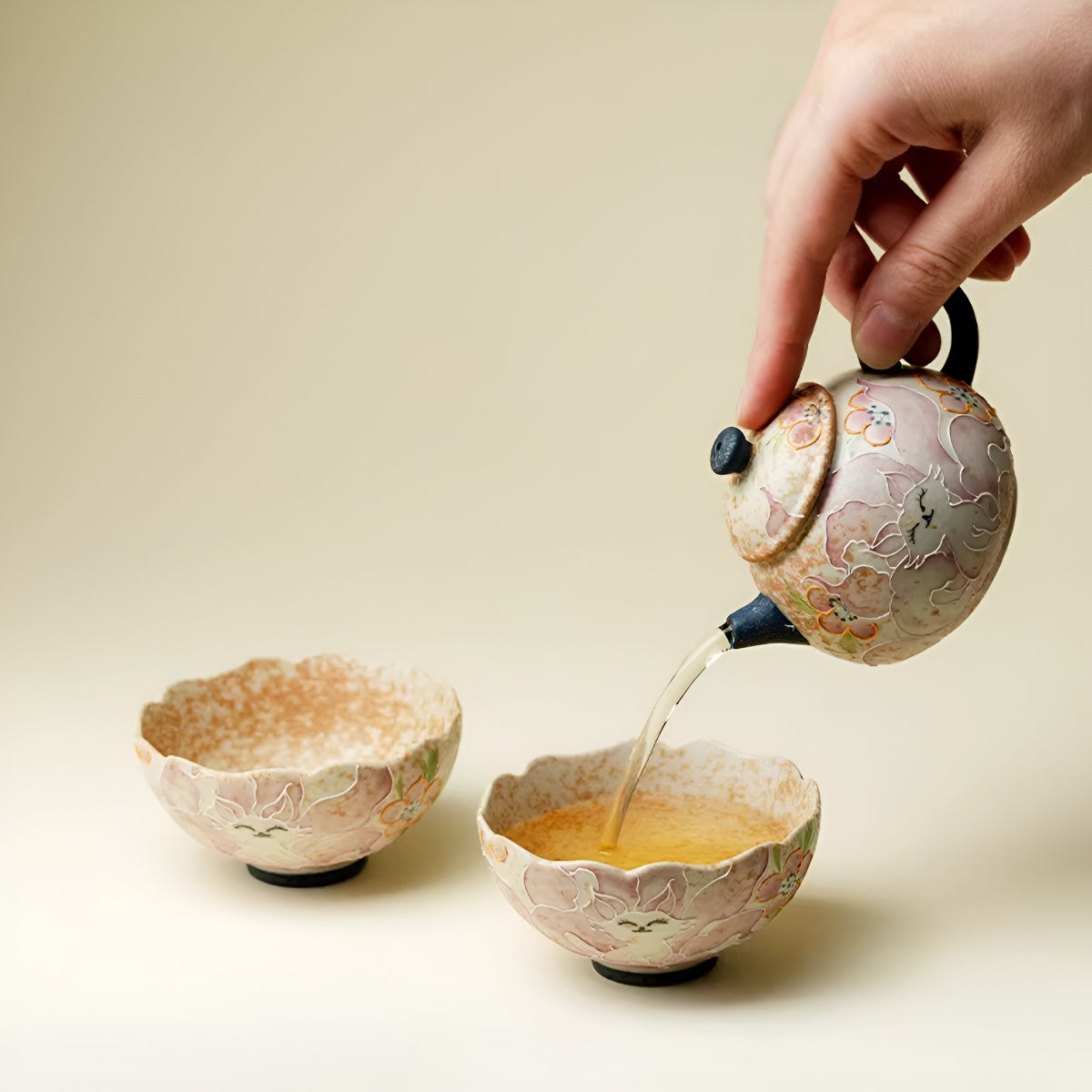 Hand-Painted Cat Petal-Shaped Floral Rim Tea Cup