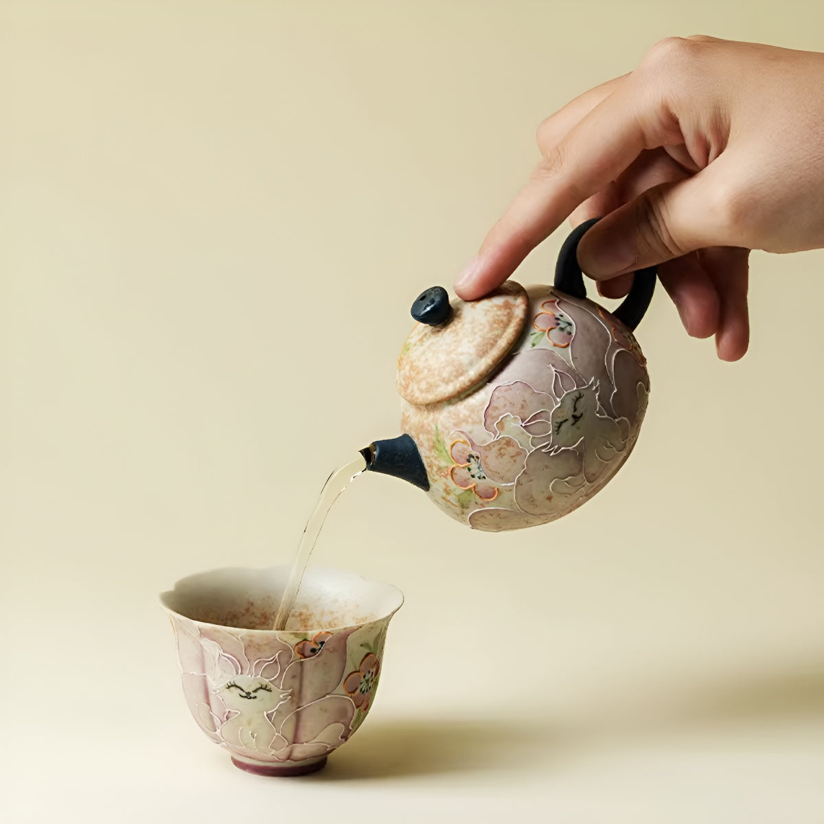 Hand-Painted Cat Lotus Rim Ceramic Tea Cup